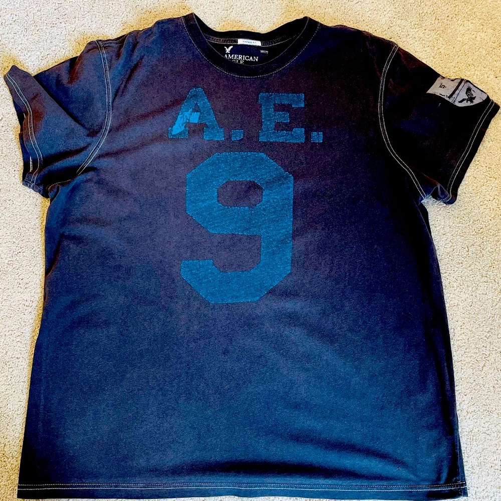 American Eagle (AE 9) Size XL t-shirt VINTAGE FIT